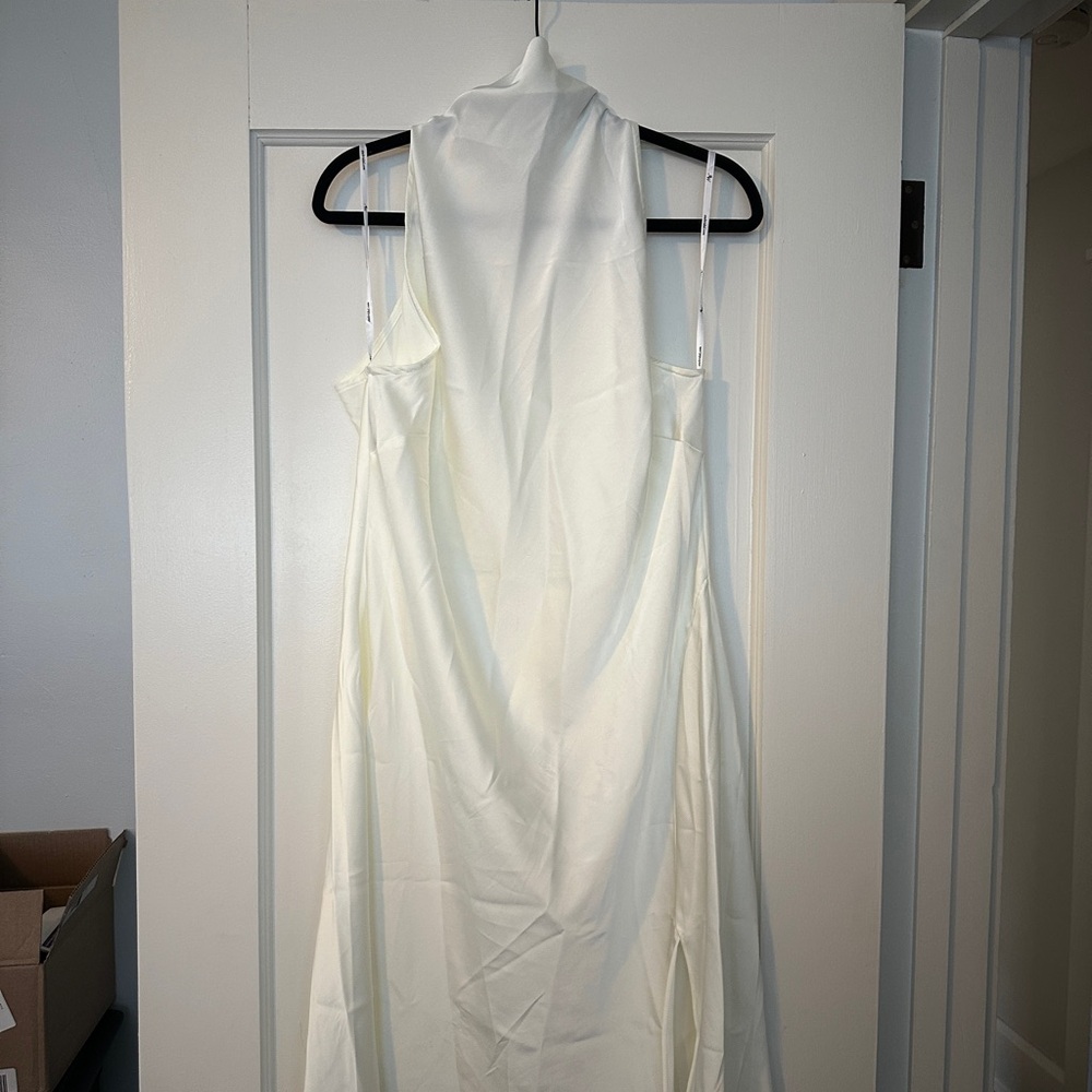 Elegant Cream Wedding Dress